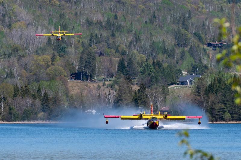 SOPFEU team during training at Lac Saint-Joseph near Quebec Photo Credit: Gary Yee